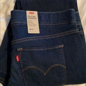 Levi’s pull on leggings